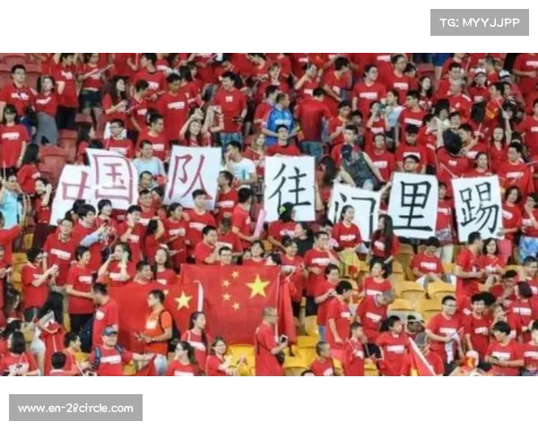 以洪崖洞为舞台国足奋勇争胜重庆地标点亮中国红